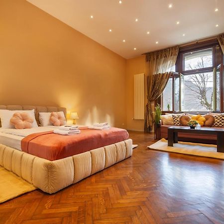 Central Park Residence Braşov Buitenkant foto
